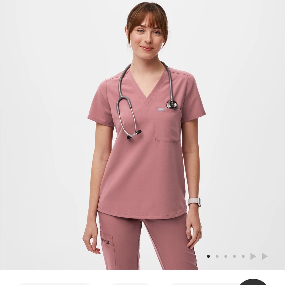 Figs Women's Mauve scrub set